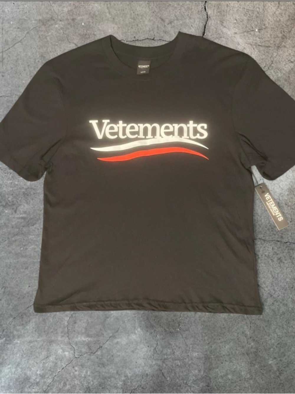 Vetements Campaign Logo
T-Shirt - Size S (Fits Like M)
